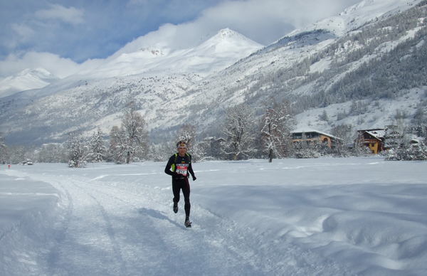 Courir avec des crampons à neige : 6 choses à savoir - Tout le Trail
